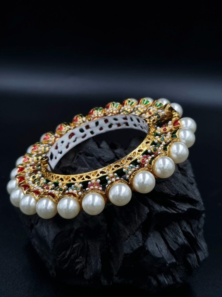 Buying Artificial Bangles in Mumbai