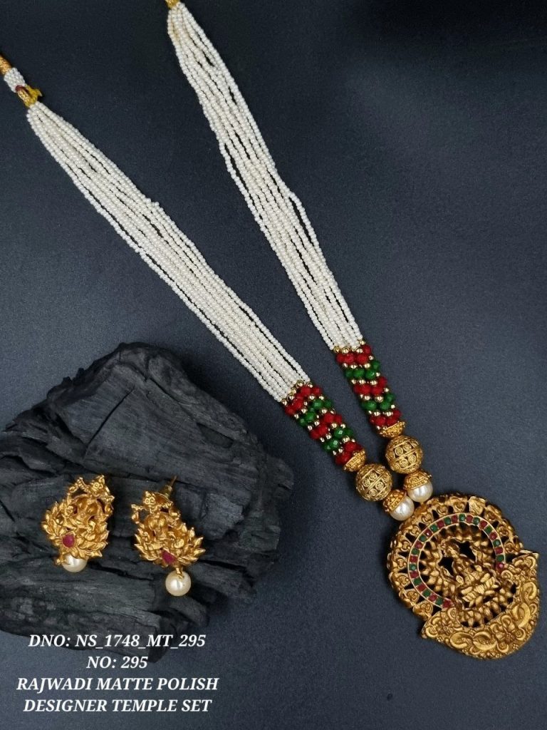 Pendant set manufacturer in India