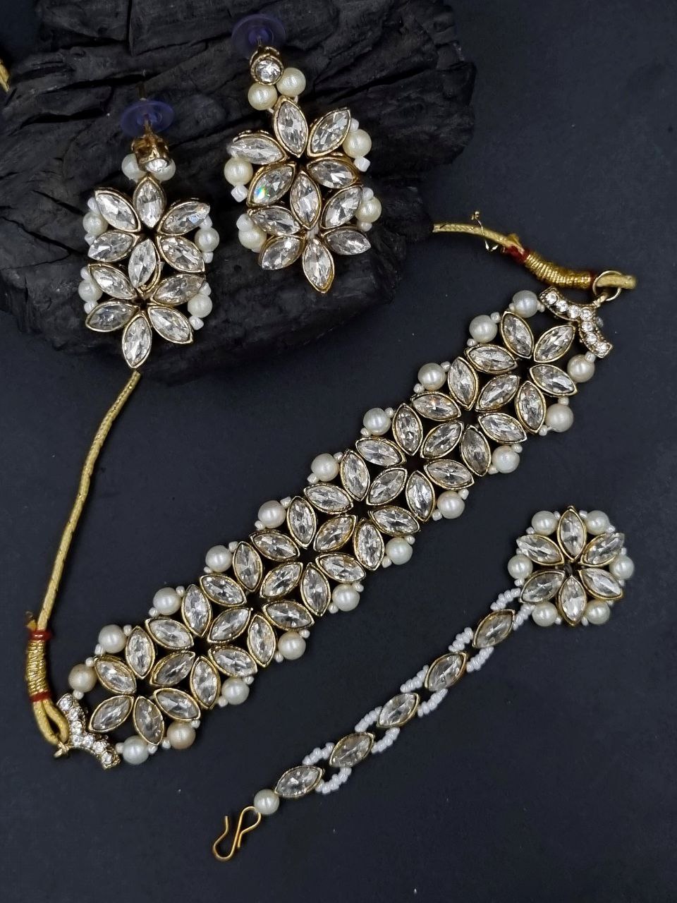 KS_1119_W_55 A La Trendz White Stone Mehendi Polish Choker Necklace & Earring Set - Image 1